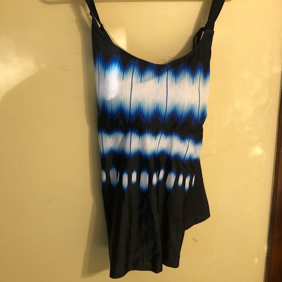 Tankini top, size xL, unknown brand, bought on Amazon. - Picture 2 of 5